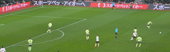 开云体育官网-【联赛杯】圣徒5分钟2球+超级吊射 曼城0比2无缘4强