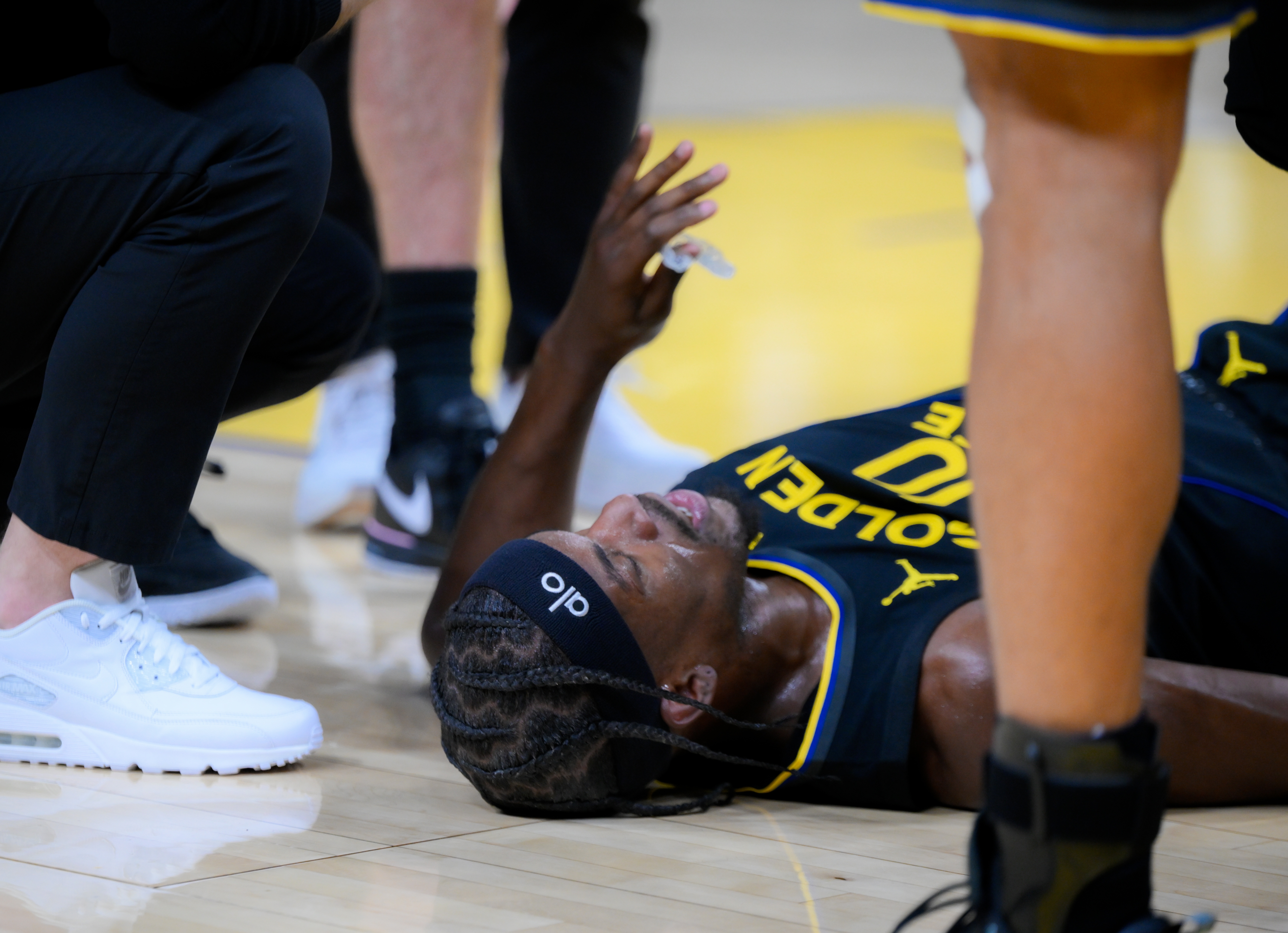 开云体育官网-TA：勇士已经明确告诉巴特勒 他们会在未来一年里全力支持他康复